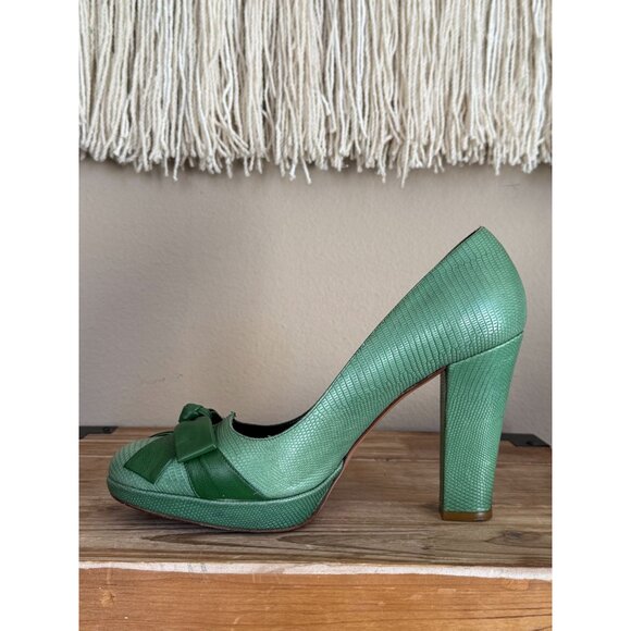 Vintage DKNY Artemisia Made in Italy Green Leather Bow Platform Pumps Size 8.5 - Picture 10 of 15